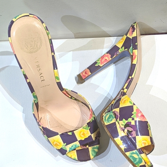 Versace sandels - Picture 1 of 1